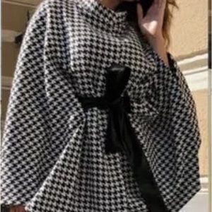 Dressy, casual cape with tie